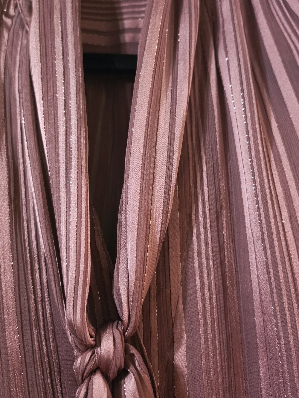 Express Metallic Striped Tie-Neck Blouse in Dusty Rose Size M - Picture 3 of 4